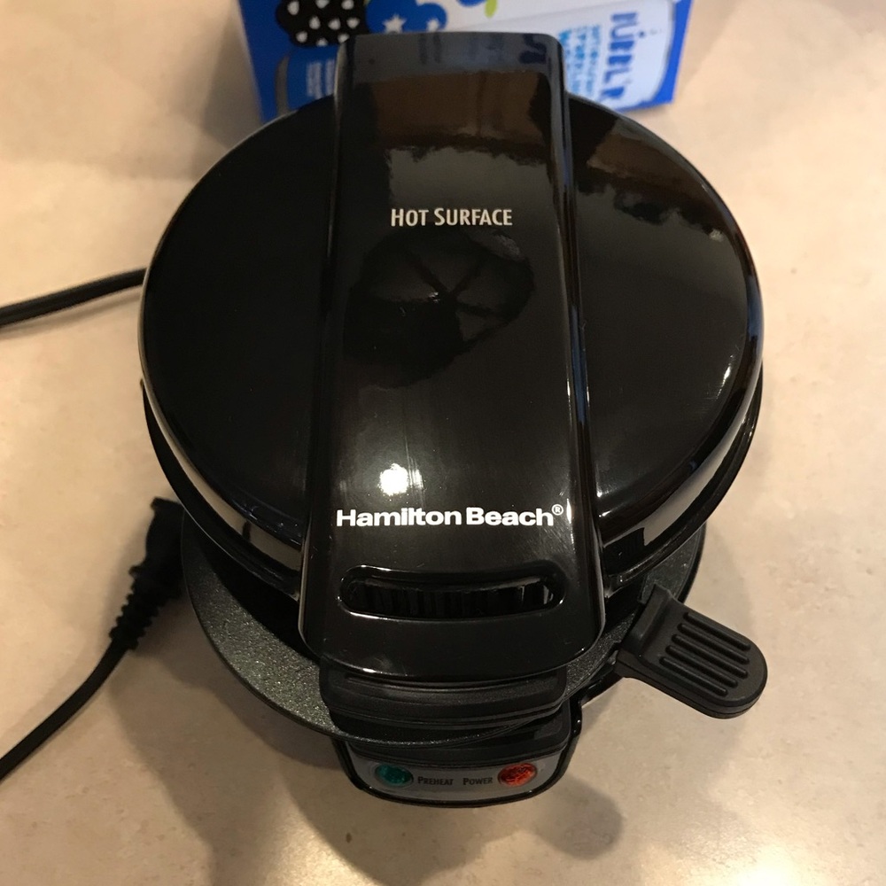 Hamilton Beach Breakfast Sandwich Maker - Picture 5 of 9